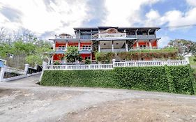 Adinda Beach Hotel And Villa